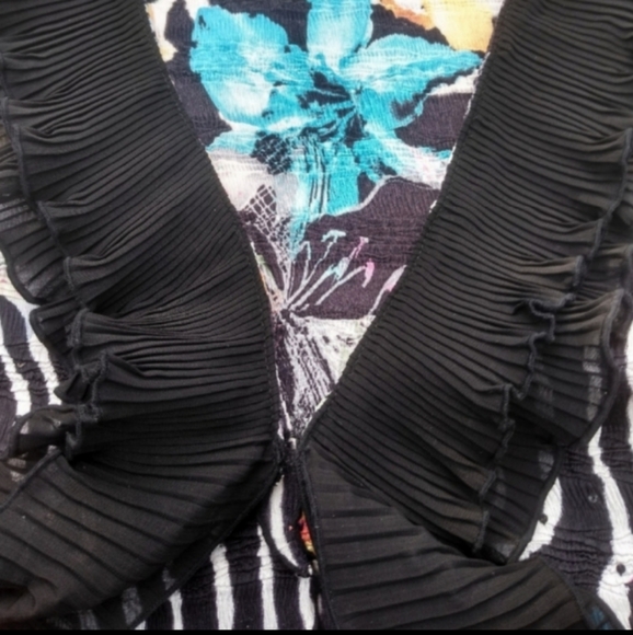 2 Piece Alberto Makali Vintage Top Set - Picture 8 of 14